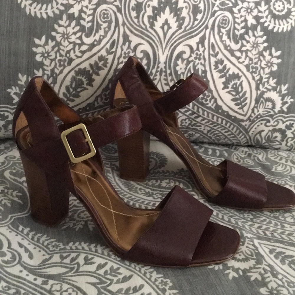 Chocolate/Brown heel sandal